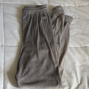SKIMS Gray velour Jogger Pants (never worn)